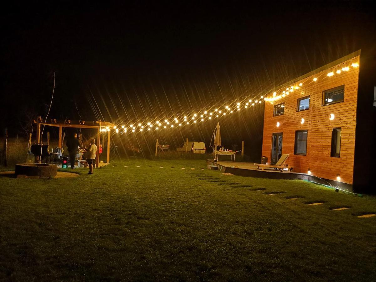 Tiny House - Baia De Fier Hotel ภายนอก รูปภาพ