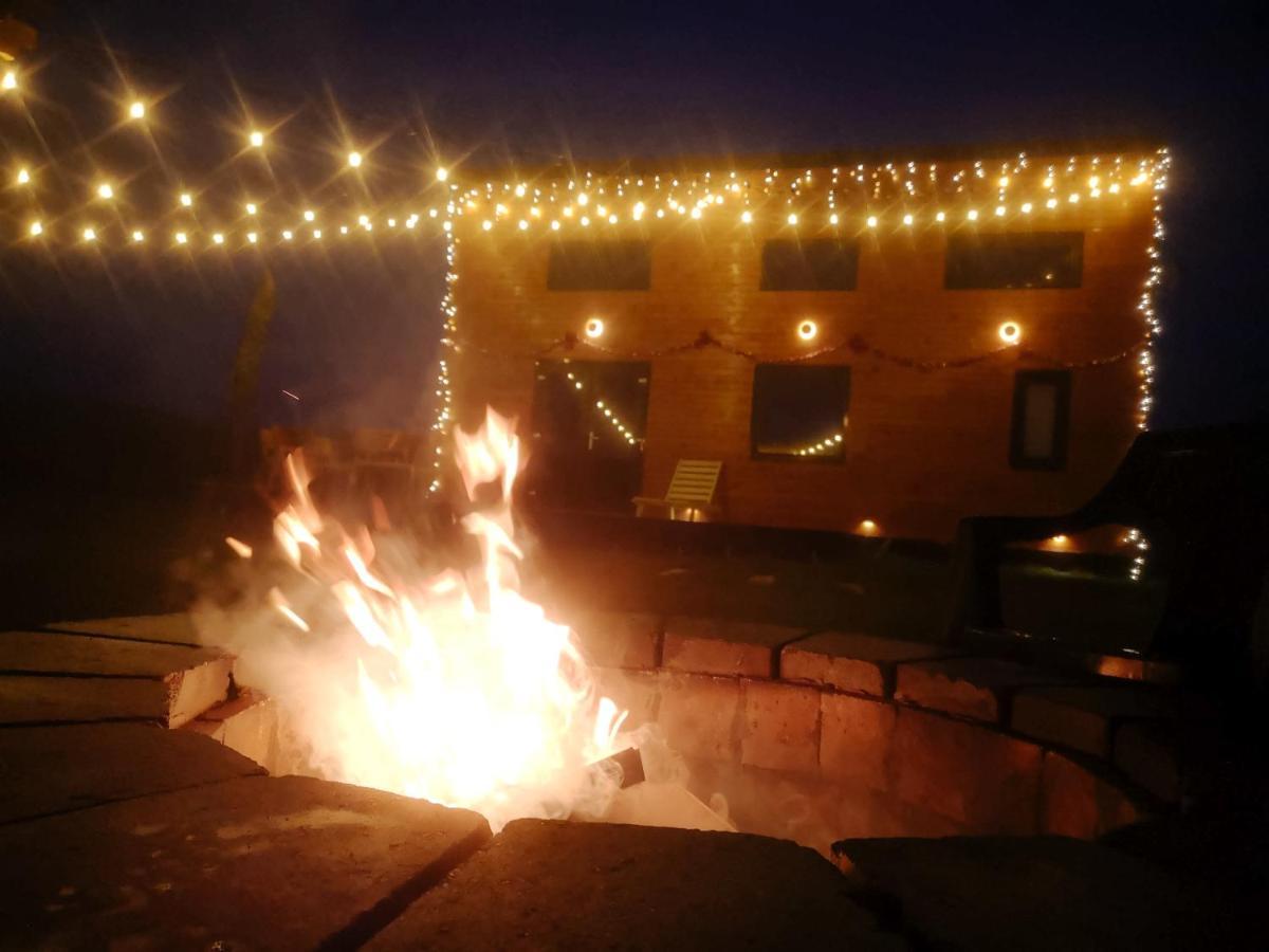 Tiny House - Baia De Fier Hotel ภายนอก รูปภาพ