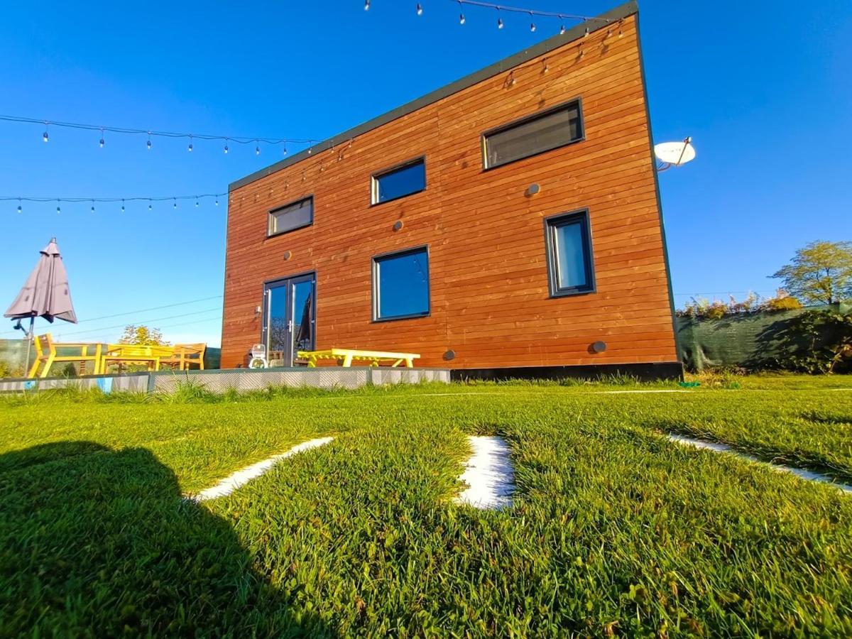 Tiny House - Baia De Fier Hotel ภายนอก รูปภาพ