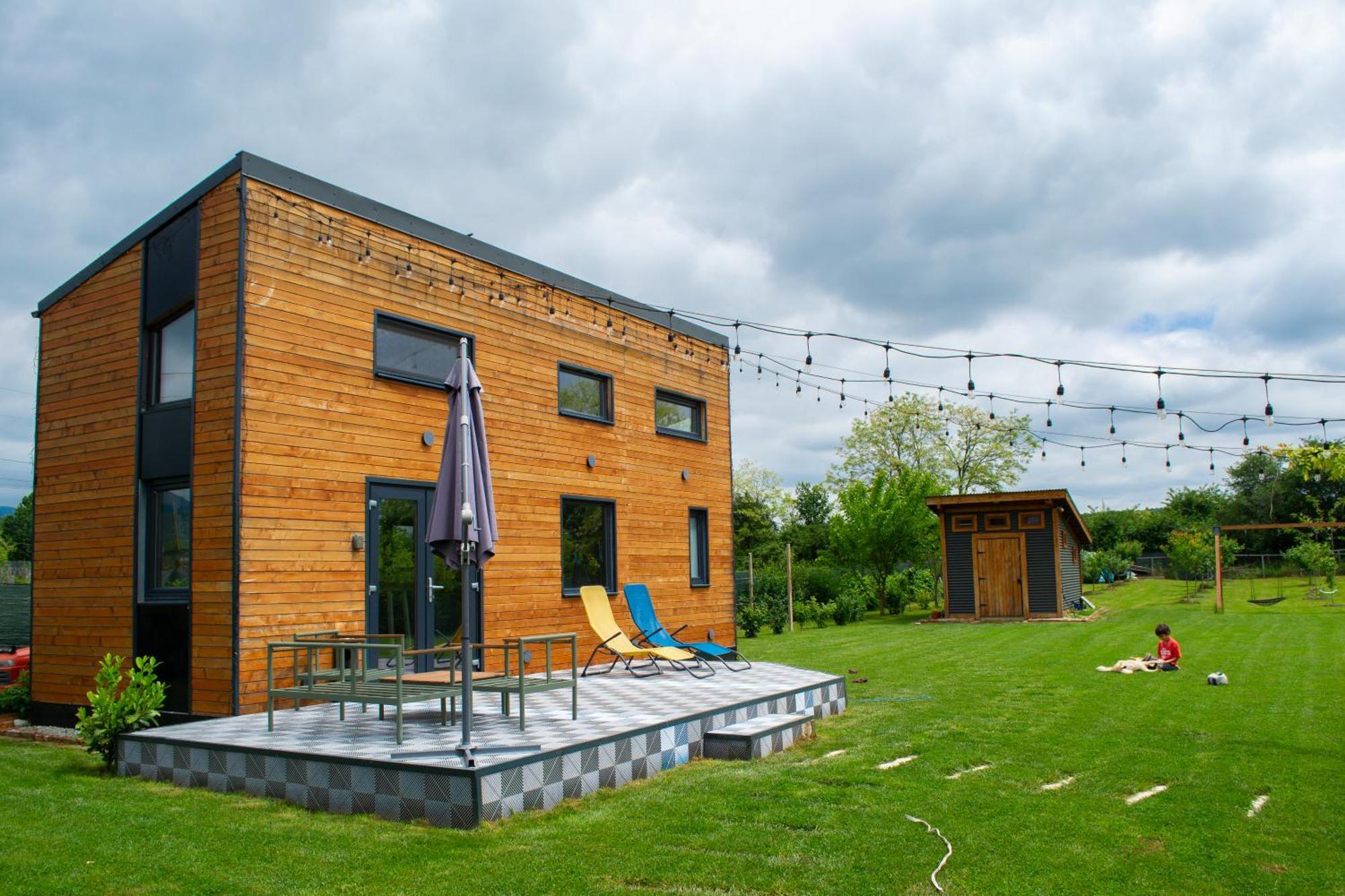 Tiny House - Baia De Fier Hotel ภายนอก รูปภาพ